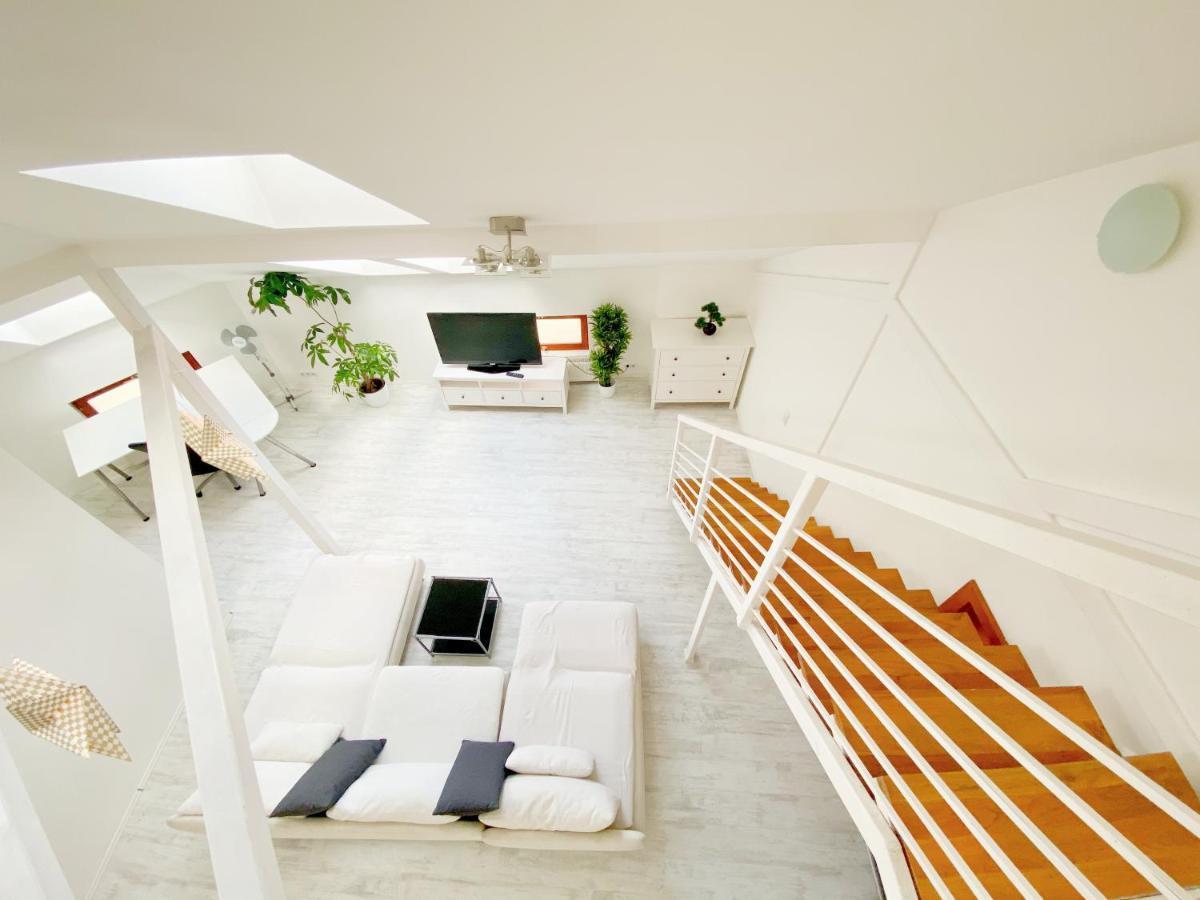 Loft With Rooftop And Free Parking In Garage Budapest Exteriör bild