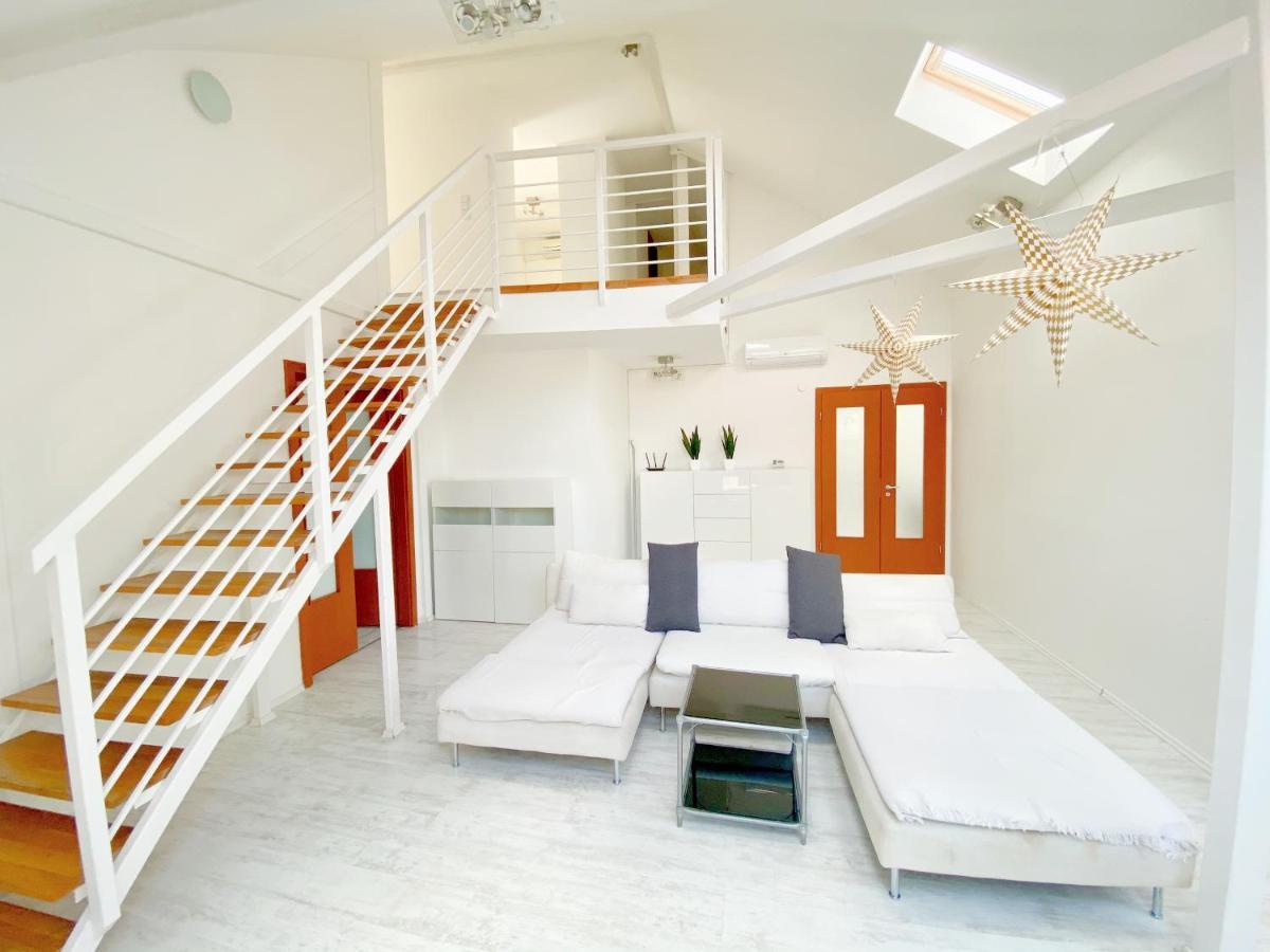 Loft With Rooftop And Free Parking In Garage Budapest Exteriör bild