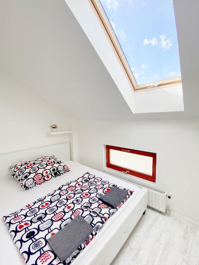 Loft With Rooftop And Free Parking In Garage Budapest Exteriör bild